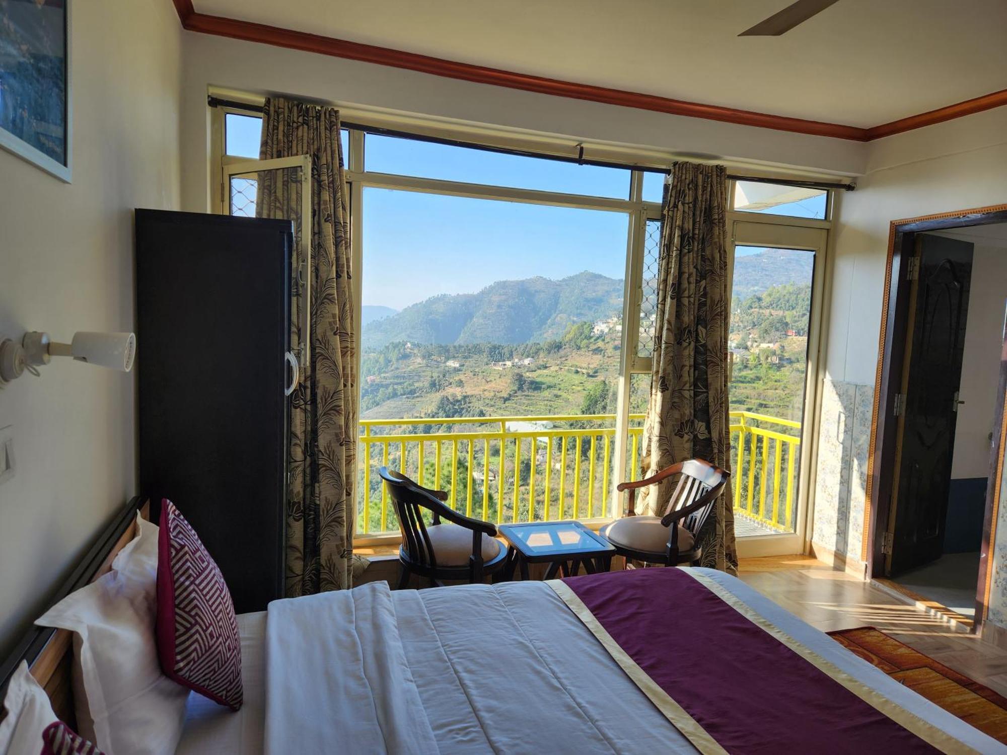 Mountain Golden Ray Apartment Mukteshwar Exterior photo